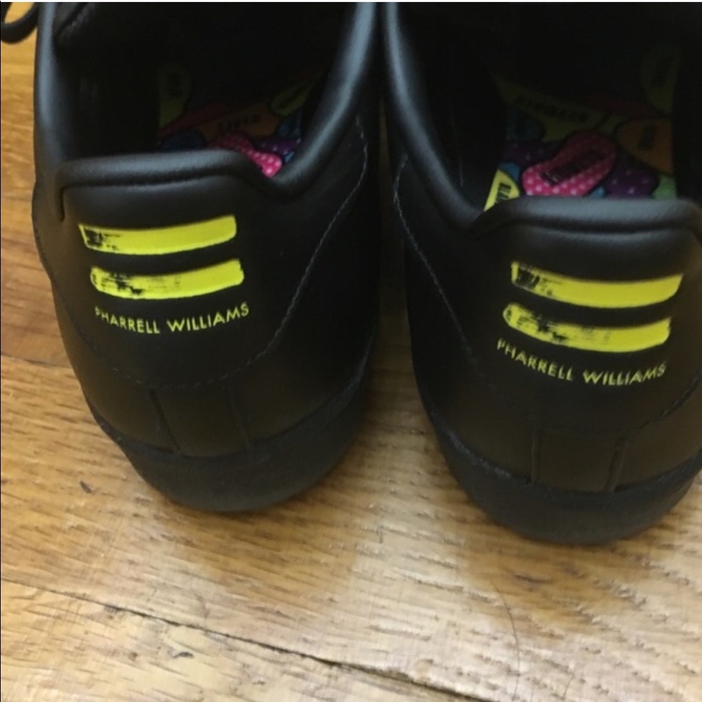Adidas Women's Black and Gold Sneakers - Picture 4 of 5